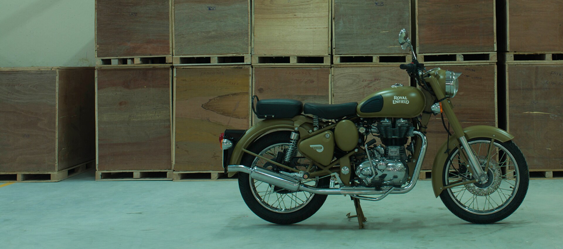 royal enfield desert storm spray paint