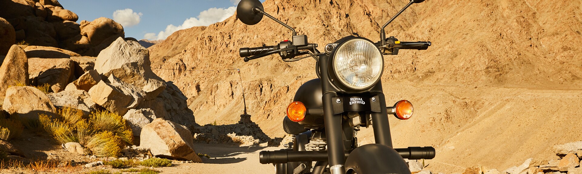 Royal Enfield Classic 500 Stealth Black Colors Specifications Gallery Royal Enfield