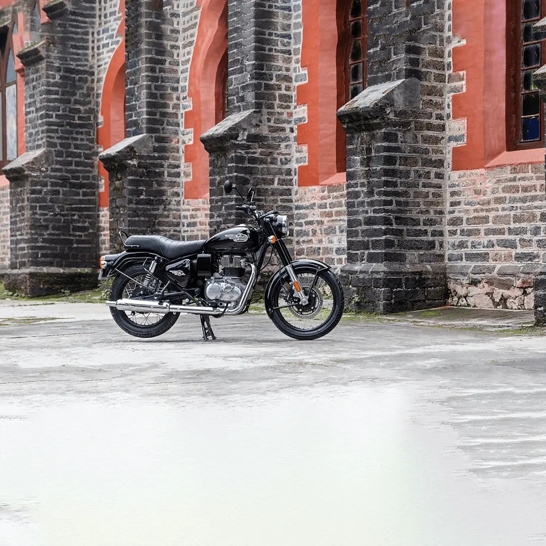 Royal Enfield Bullet 350 – Military Black