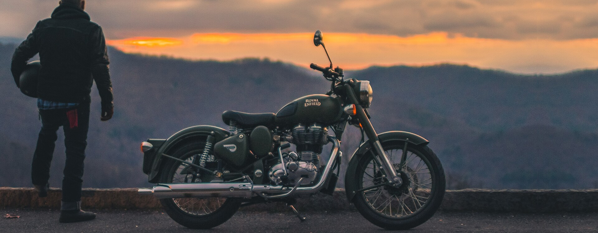 Classic 500 Battle Green - Timeless styling