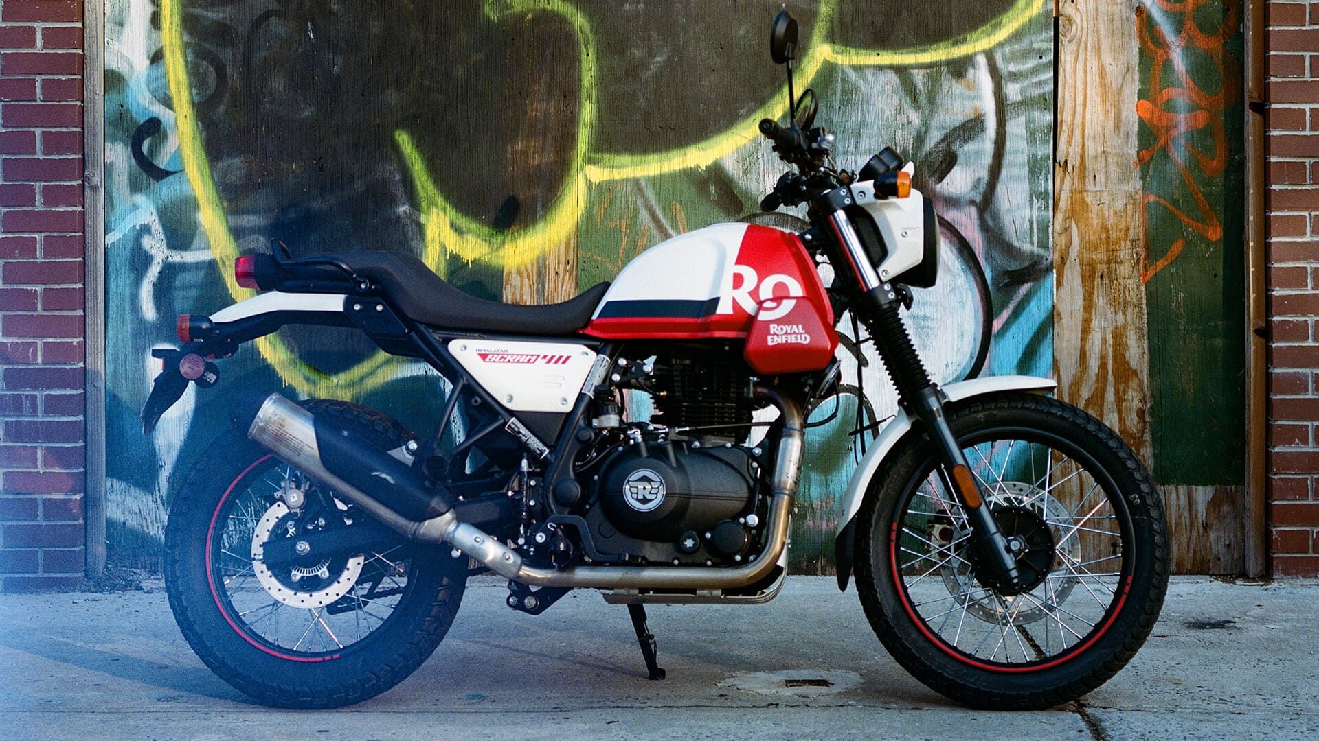 Royal Enfield Scram 411 Mileage Colours Best Scrambler Bike in India