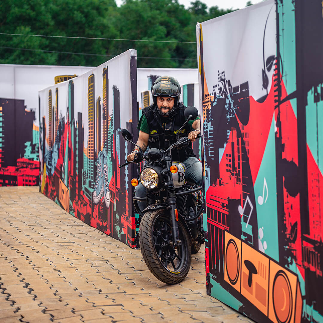 Motoverse Hunter Maze Chase 2023 Images