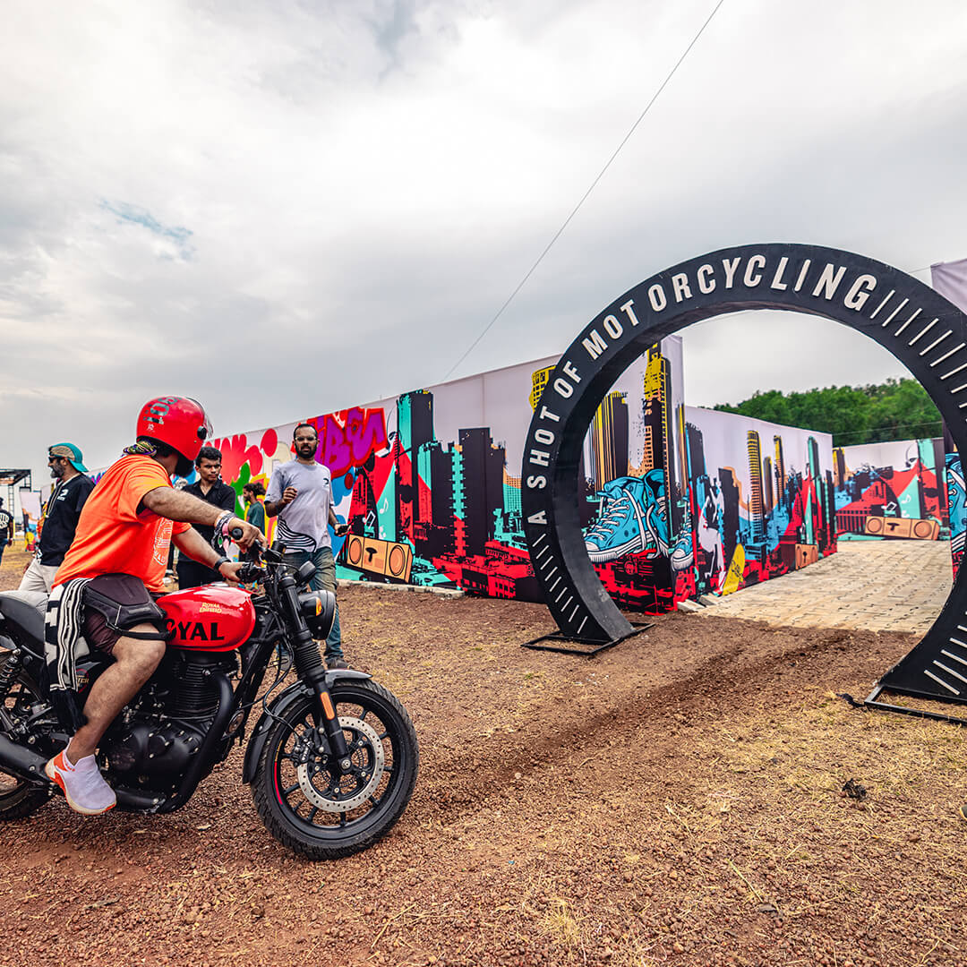 Motoverse Hunter Maze Chase 2023 Images