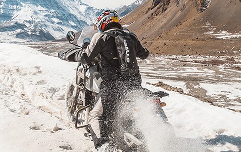 Whiteout - Himalayan Fun on Snow