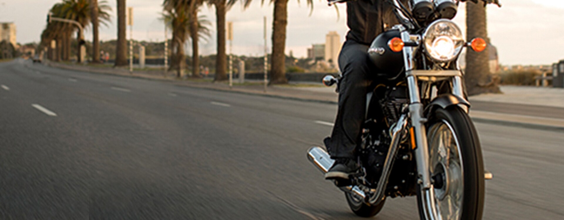 Royal Enfield Rumbler 500 Colours, Specifications, Reviews, Gallery
