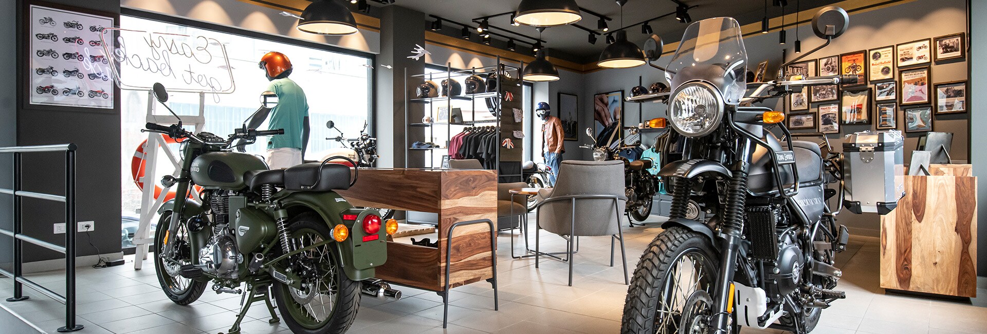 Royal Enfield Opens The First Store In Italy News Royal Enfield