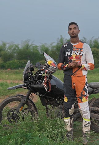 CS Santosh, Rennfahrer – Rallye Dakar