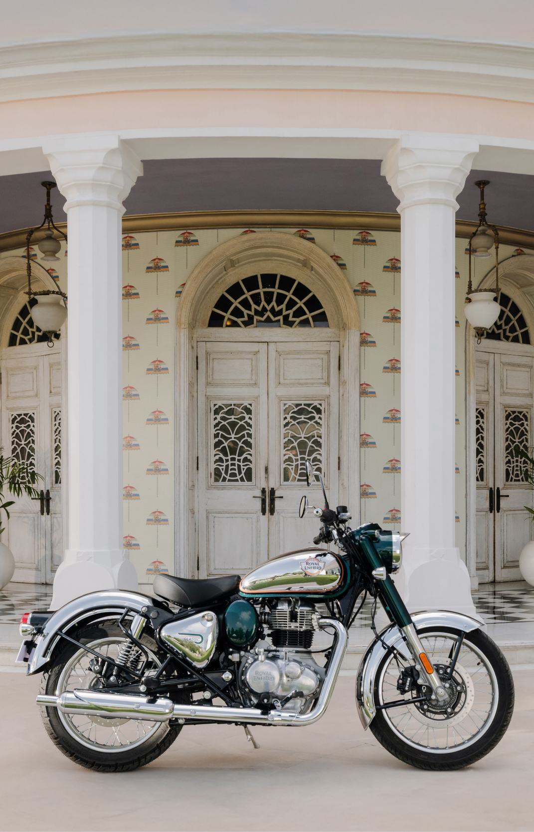 Classic 350 Gallery Images