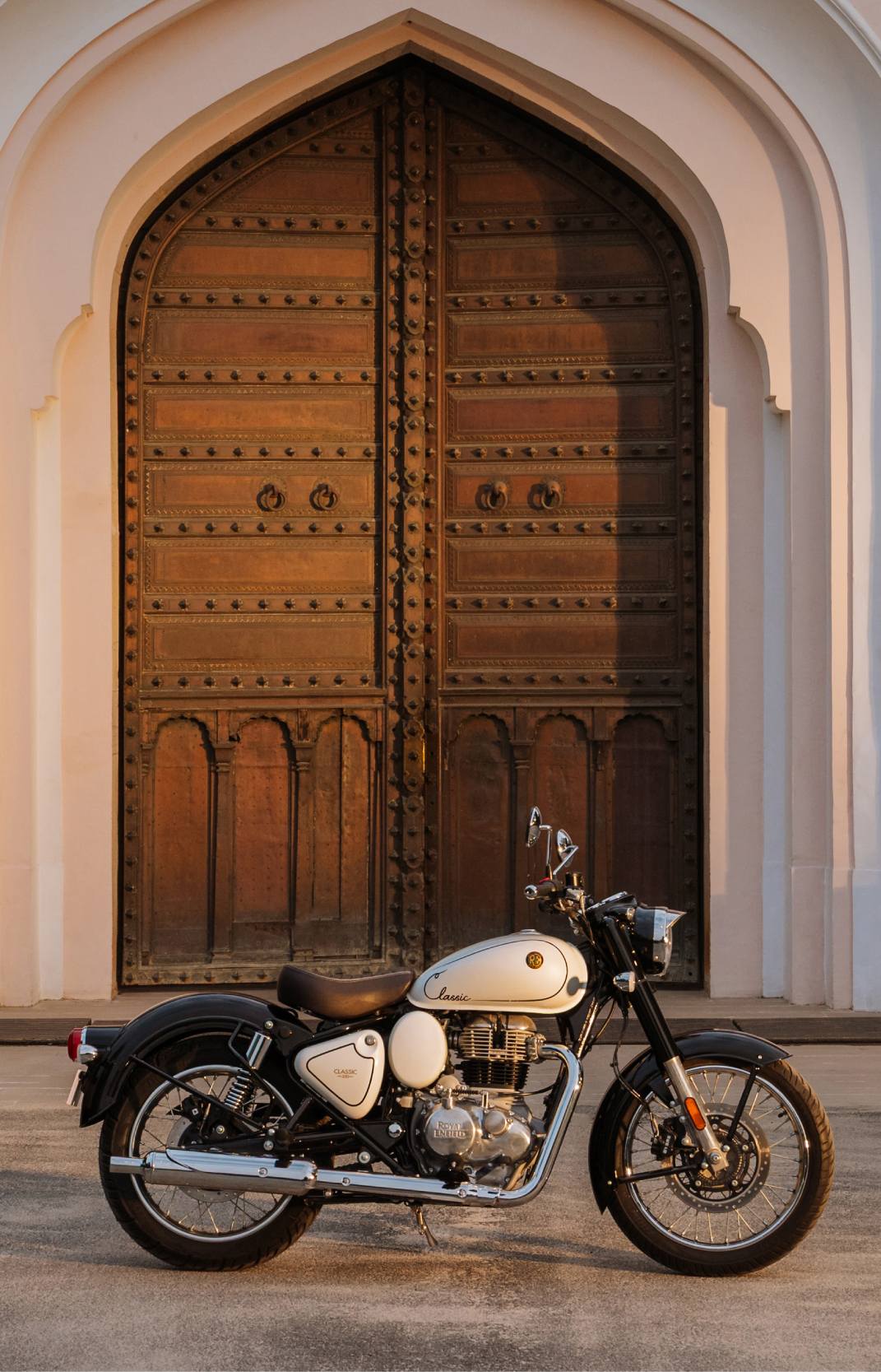 Classic 350 Gallery Images