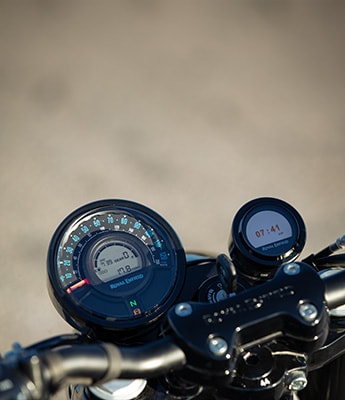 Royal Enfield Shotgun 650 Motorrad mit analoger/digitaler Instrumentierung und Tripper-Navigationssystem