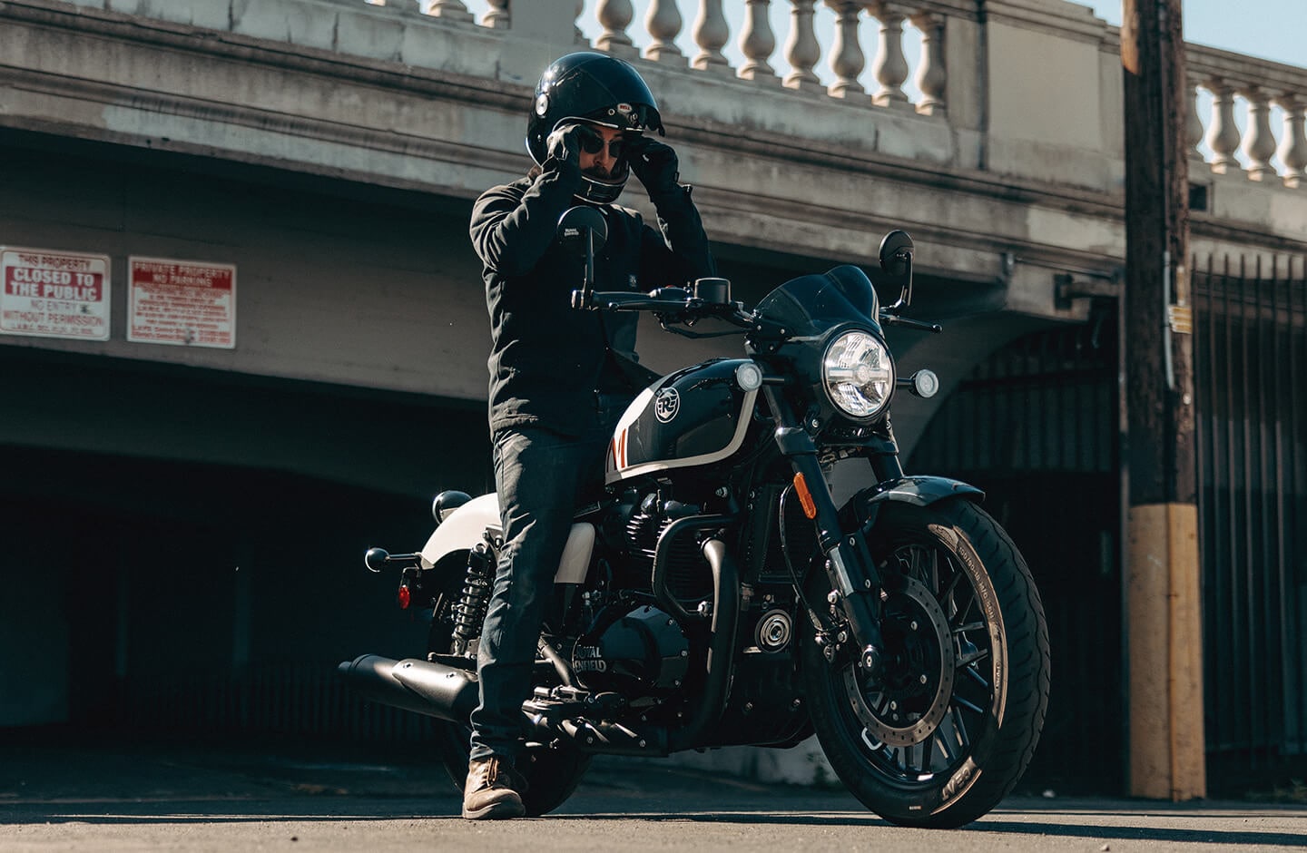Royal Enfield Shotgun 650 Price & Colours | Cruiser Bikes in India