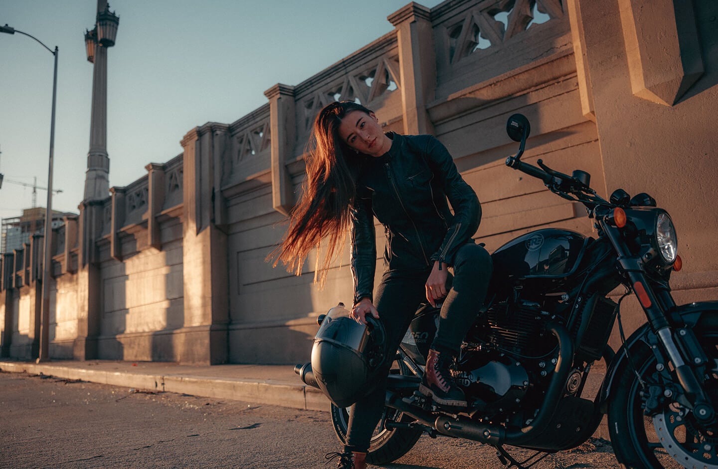 Royal Enfield Shotgun 650 Motorcycle Price, Mileage, & Colors in UK