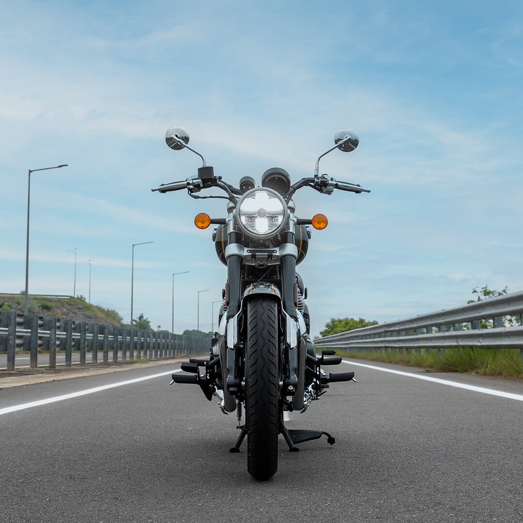 Super Meteor 650 Gallery